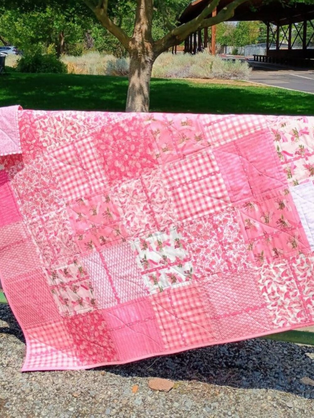 🩷🪷🩷BN HANDMADE BREAST CANCER AWARENESS QUILT ALL SHADES OF PINK